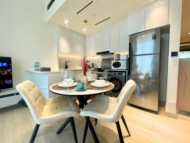 Premium Furnished 1br Binghatti Corner In Jvc - 301 * Dubai