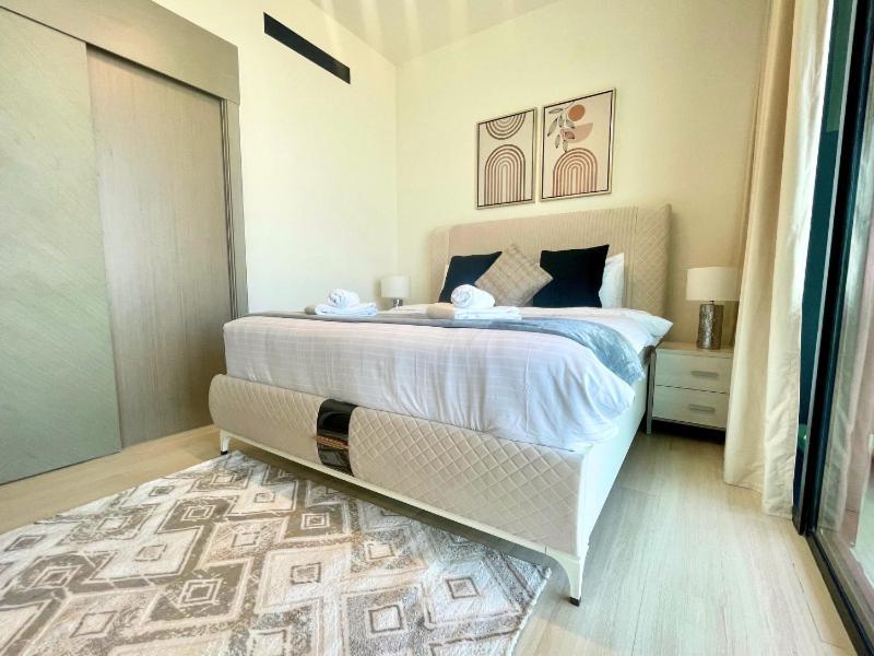 Premium Furnished 1br Binghatti Corner In Jvc - 301 * Dubai
